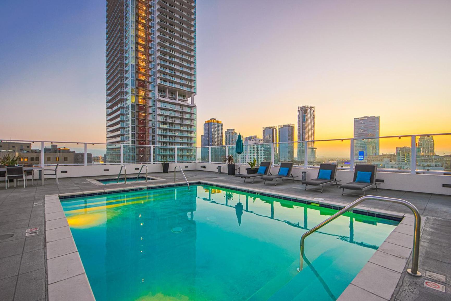 Stunning 1 Bdr 1 Bth, Pool, Jacuzzi Apartment Los Angeles Exterior photo